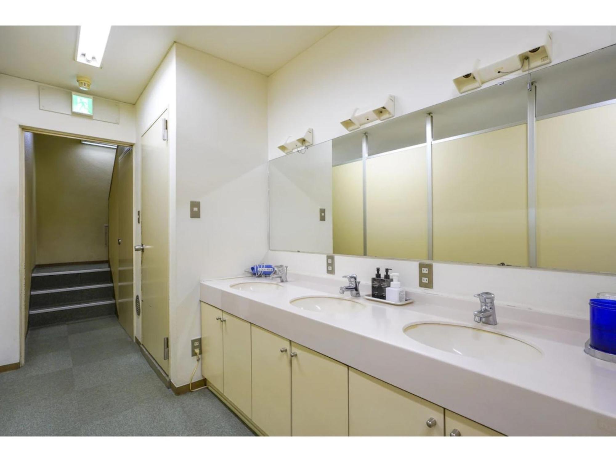 Male Only Capsule Inn Hamamatsucho - Vacation Stay 68799V Tokió Kültér fotó