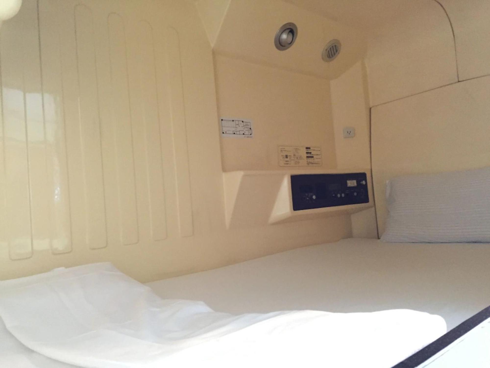 Male Only Capsule Inn Hamamatsucho - Vacation Stay 68799V Tokió Kültér fotó